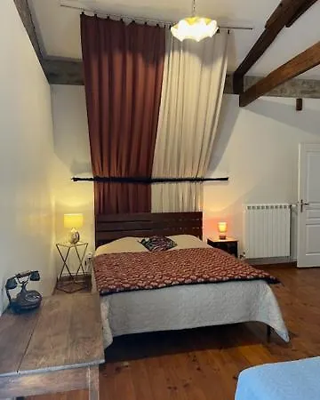 فندق مبيت وإفطار & D'hotes Peyrecout 3*