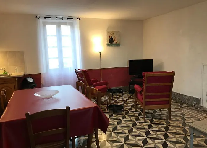 & D'hotes Peyrecout Bed and Breakfast