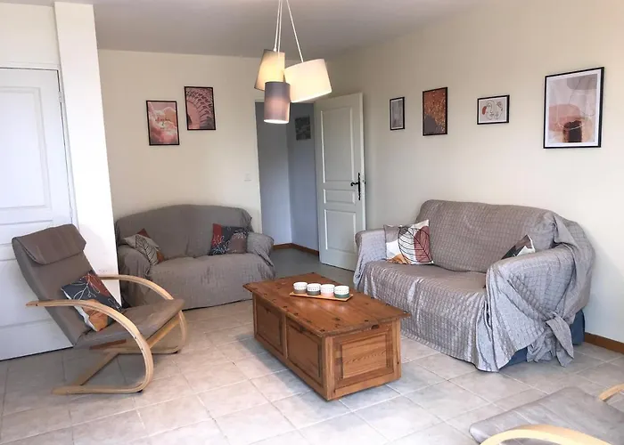 & D'hotes Peyrecout Bed and Breakfast