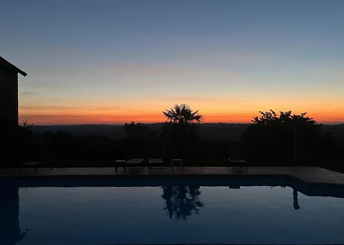 & D'hotes Peyrecout Bed and Breakfast 3*