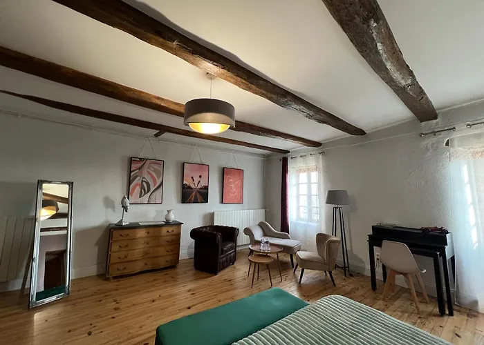 & D'hotes Peyrecout Bed and Breakfast 3*