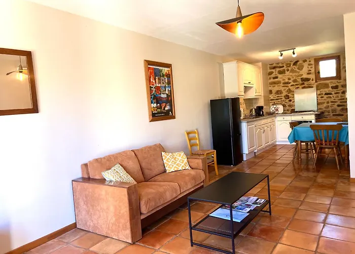 & D'hotes Peyrecout Bed and Breakfast