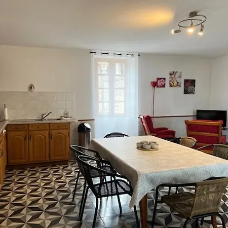 & D'hotes Peyrecout Bed and breakfast